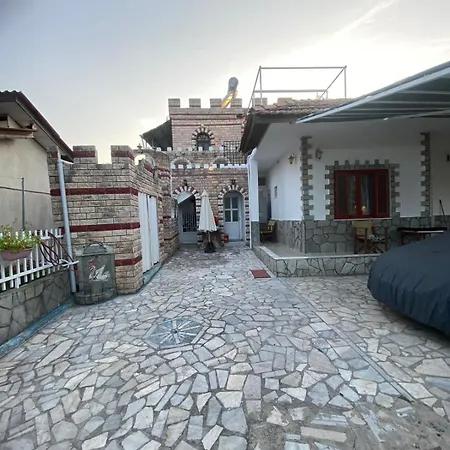 Yakinthos House Ваканционна къща *