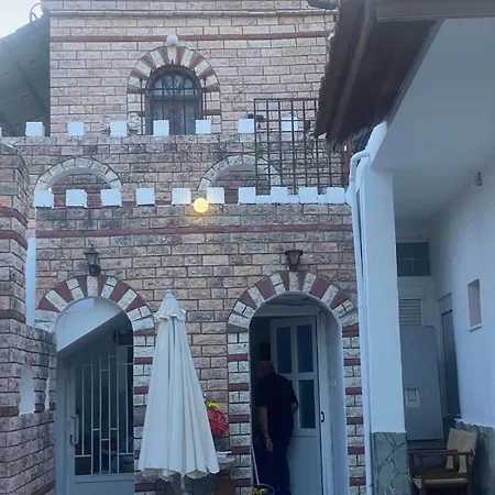 Ваканционна къща Yakinthos House *