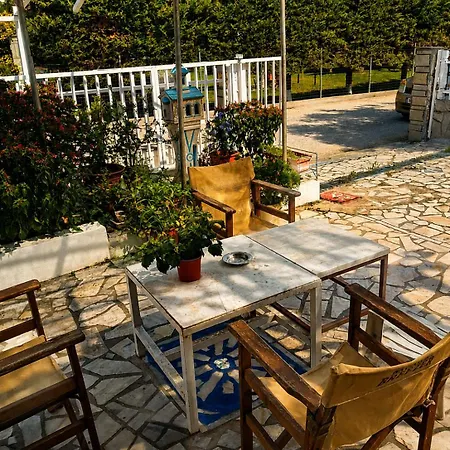 Yakinthos House Ваканционна къща *