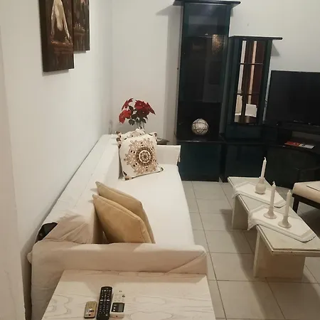Yakinthos House Ваканционна къща *