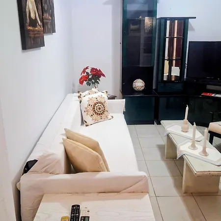 Ваканционна къща Yakinthos House *